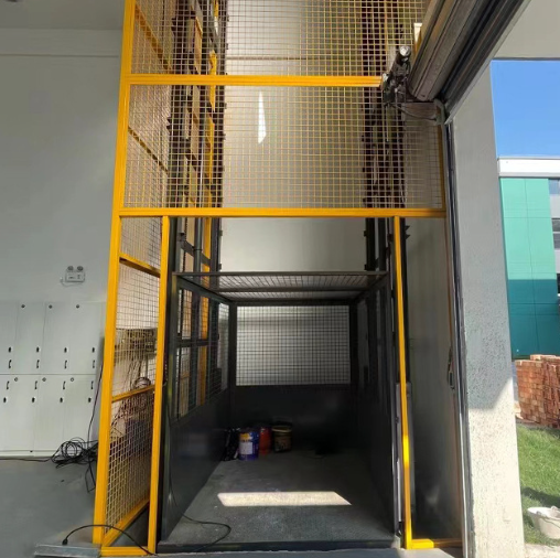 江西导轨式升降机助力物流园破解运输难题